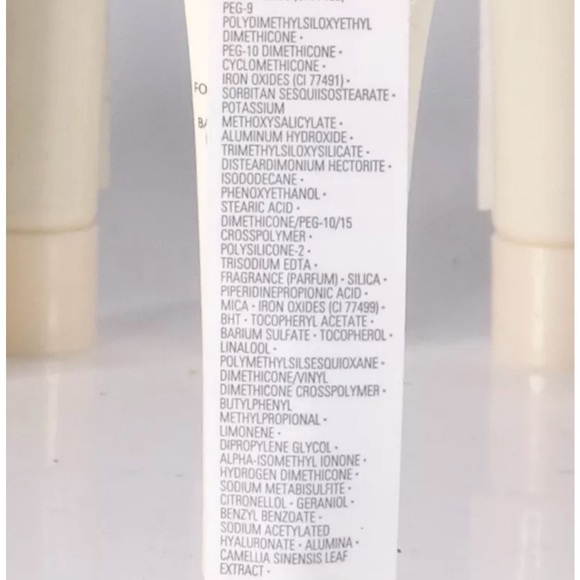 Shiseido Future Solution LX Total Radiance Foundation samples x10 - Picture 3 of 6